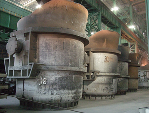 鐵水包內襯耐火材料由哪三層組成？作用是什么？